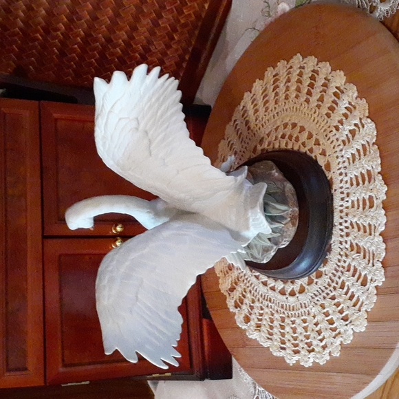 👉*VINTAGE* HOMCO WINGED SWAN MASTERPIECE FIGURINE with 👉ORIGINAL BASE & BOX - Picture 5 of 16